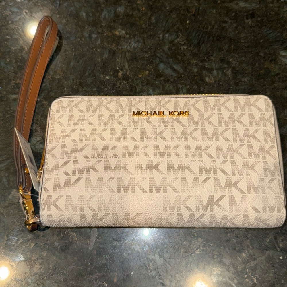 Michael Kors Wristlet Wallet